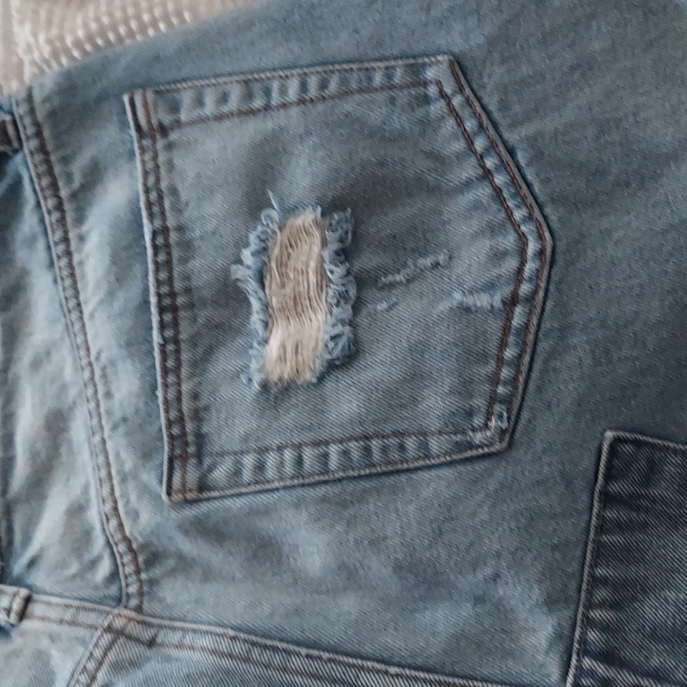 We the Free distressed jean shorts - Picture 5 of 5